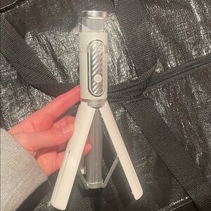 Atumtek white tripod